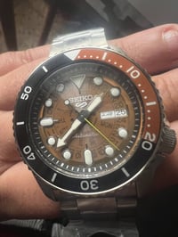 ساعات للبيع مستعمل كالجديد سيكو اوتماتيك دي ديت مكينة كشف  مينة جوكليت...