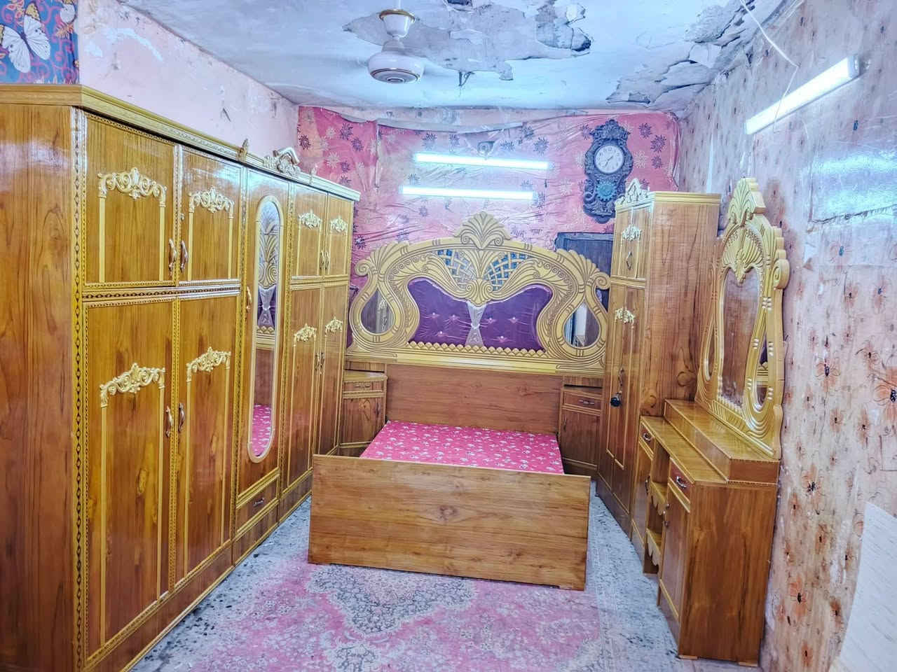 غرفه نوم صاج اصلي جديده ستعمال سبوع بسعر مناسب مستعجله عليهن ٤٠٠الف لتواصل الاتصال على الرقم ***********

