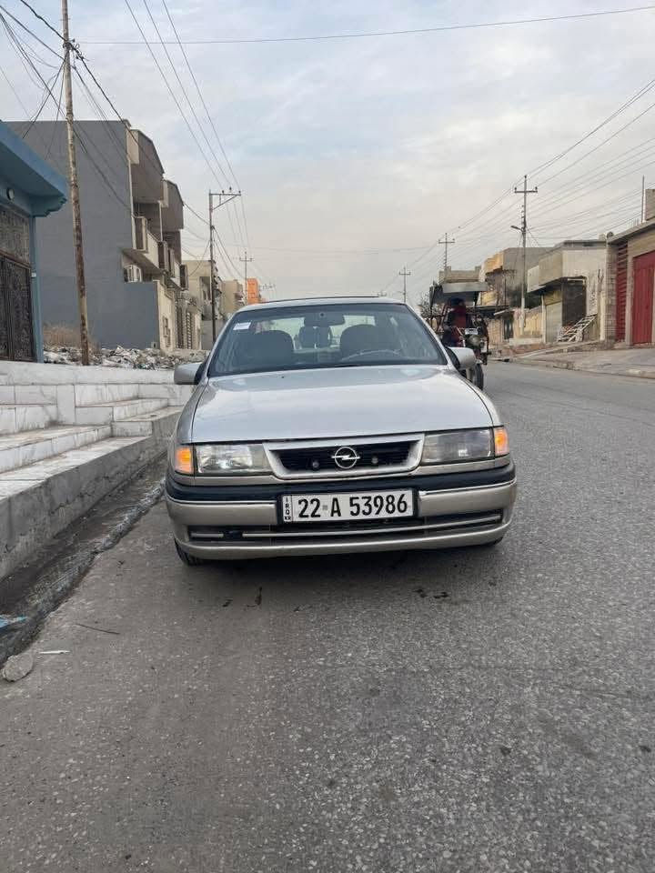 🚗 أوبل فكترا للبيع - ناصبة ومرتبة شرط الفحص 🚗
المواصفات والتفاصيل:
 نوع السيارة: أوبل فكترا
 المحرك: 2.0 (محرك 20)
 الكير: أوتوماتيك
 حالة السيارة: كير ومحرك (شرط الفحص)، السيارة ناصبة ومرتبة ونظيفة جداً وما ناقصها شي.
المميزات والإضافات:
 فتحة سقف (تنتة)
 شاشة وكاميرا للرجوع للخلف
 سنتر لوك
 ميزة إضافية: متوفر بيها كوبون بنزين جاهز.
💰 السعر: 40 ورقة (وبي مجال للشراي).
📞 للتواصل والاستفسار: رقم الهاتف (بـيه واتساب): ***********
