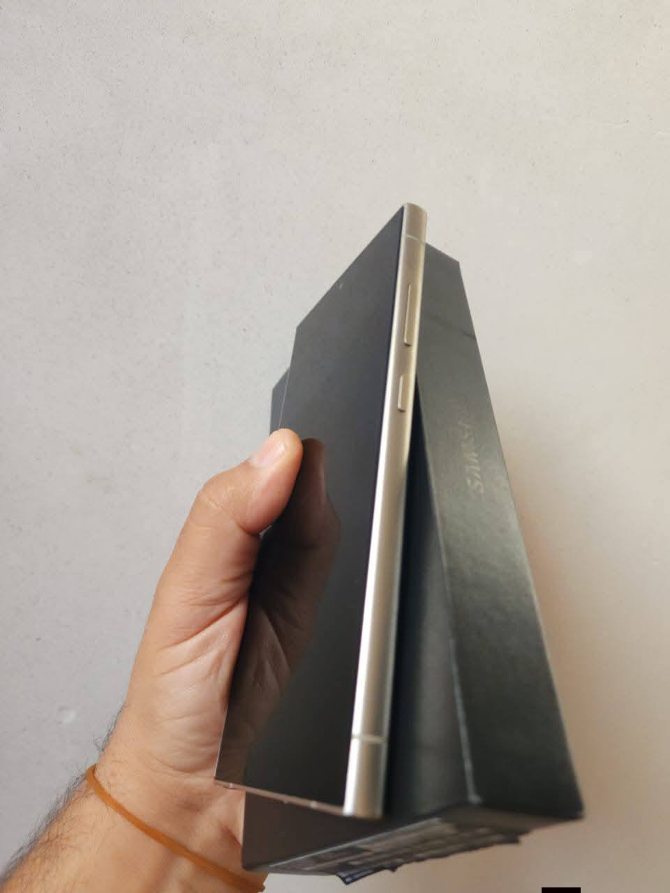 سامسونج  S 24  الترا
شرط اوسط عربي دبل شريحه 

اذكره 256 

مكفول من فتح وصيانه 

ملحقاته كامله 

للبيع فقط مكاني بابل 

توصيل ماكو 

سعره 950 

اتصال فقط ما موجود على نت 

***********
