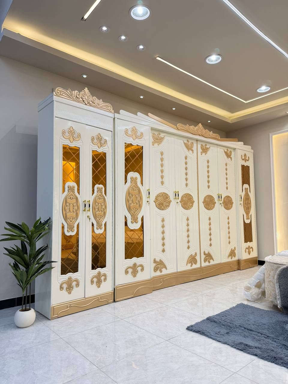 السعر // 950😍😍😍
🔅تفاصيل الغرفة المرمري  ....

خارج ٤ملم ام دي اف 🔺
وداخل معاكس ٣ملم 
صبغ حراري  درجة اولى 

عدد القطع  ٧ قطع 😍
🔺1 //جرباية  قياس  ١٦٠ × ٢٠٠ 
🔺//ميز جانبي ايسر قياس ٥٠
🔺2// وميز  جانبي  قياس ٥٠
🔺3// زاوية ارتفاع مترين عرض ٨٠
🔺4// وميز بلازمه  
🔺5//وميز مراية ارتفاع مترين عرض ١٢٠
🔺6// وكنتور ٦ باب  ارتفاع مترين و١٥ طول ٣ متر و١٥

القطعه الثامنة حسب الطلب شازلون
سعرها ٥٠ الف ❤️

شازلون سعرها ٥٠ الف
شازلون مخزن ٧٥ الف
للحجز والاستفسار مراسله الصفحه الرئيسيه 
#توصيل جميع محافظات العراق


**إذا كنت صاحب هذا الإعلان وتريد حذفه لأي سبب، رجاءا أرسل رسالة إلى الدعم الفني**