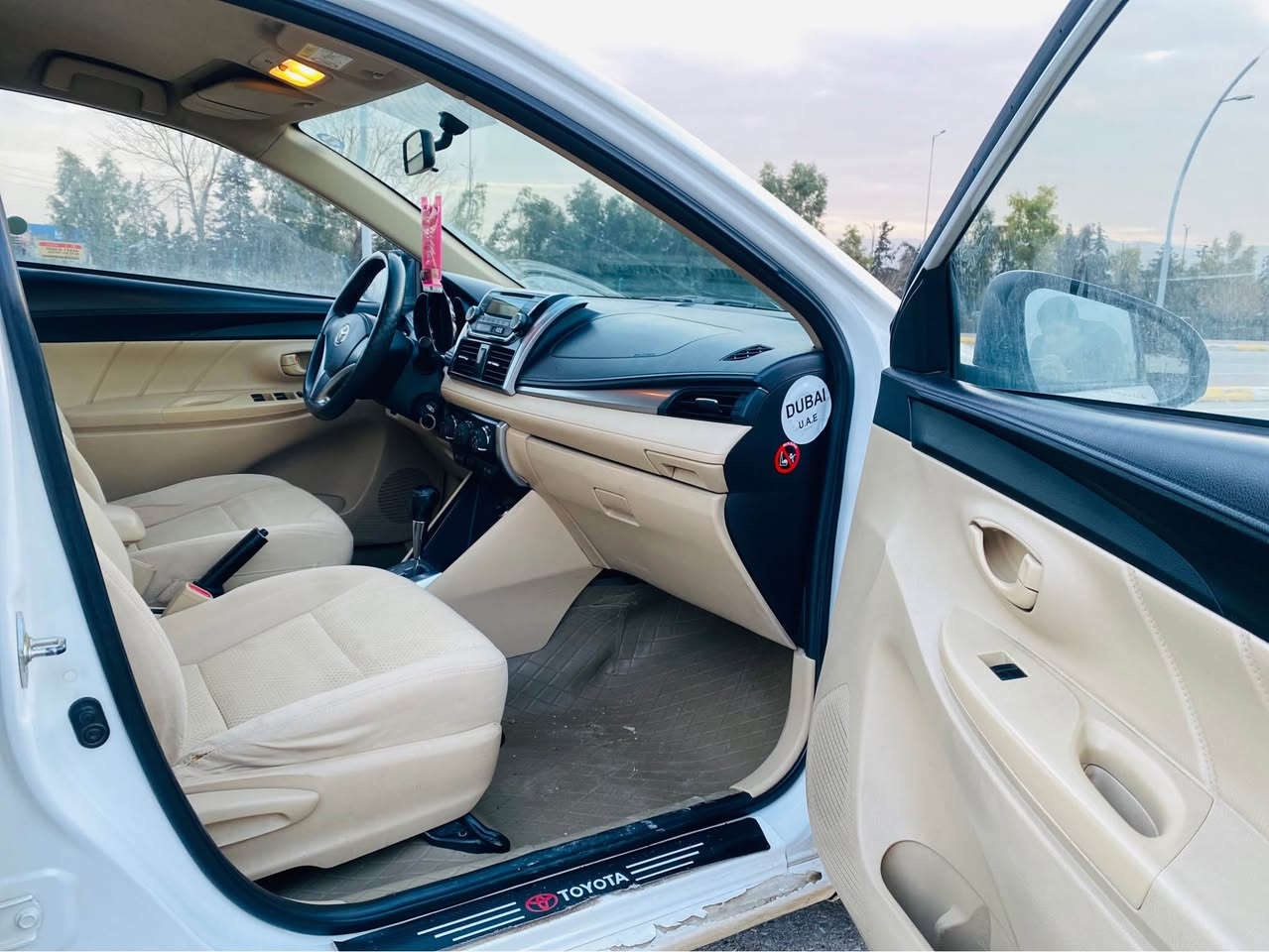 ‎تیۆتایارس مۆدیل 2014سپی بەفری  سفری سلیمانی سەیارەکە لەشەریکەوە لای خۆمانە دوو دەسی کردووە گێڕ ئۆتۆماتیک مەکینە گەورە ناوزەرد AoxوUsbوEcoوچوار جام کارەبا و ودەبل ئیرباگ فول مواسفات  پینچ کەل وبلاجکتۆرو3سویچی شەریکەسەیارەکە زۆر پاکە بی ساردوچال وبی کارت وتەرزە تنها یک پارچەو دوو پلەی بچوک بۆیاخی هەیە بی ناوگرتن دواو پیشی کەپسە 200 هەزاری حەقیقی رۆشتوەیک برغوی نەکراوەتەوە تەبرید ساردوگەرم بەشەرت ئیشدەکات کامل سیرڤسی بۆکراوە4تایەی لۆکی لەژیرایە رەقەمی تازەیەوسەنەوی سالیکی ماوە سەیارەکە زۆرپاکنی نمونەیە مالی دۆستەسعری 112معامەلەیەکی برایانە ***********//*********** السليمانية, العراق
