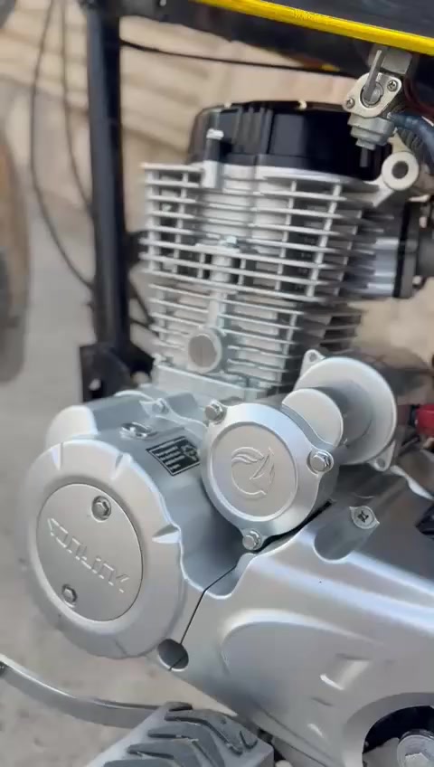 دراجه سولنك 5گير موديل 2025صفر بعده محرك 200صبانه مامضروب كهربائيات كله شغاله سويج سلف دراجه نضيفه تجي تشوفهه احلا من الصوره سعر 575بي مجال شويه شراي طب خاص او انتصل  ***********
