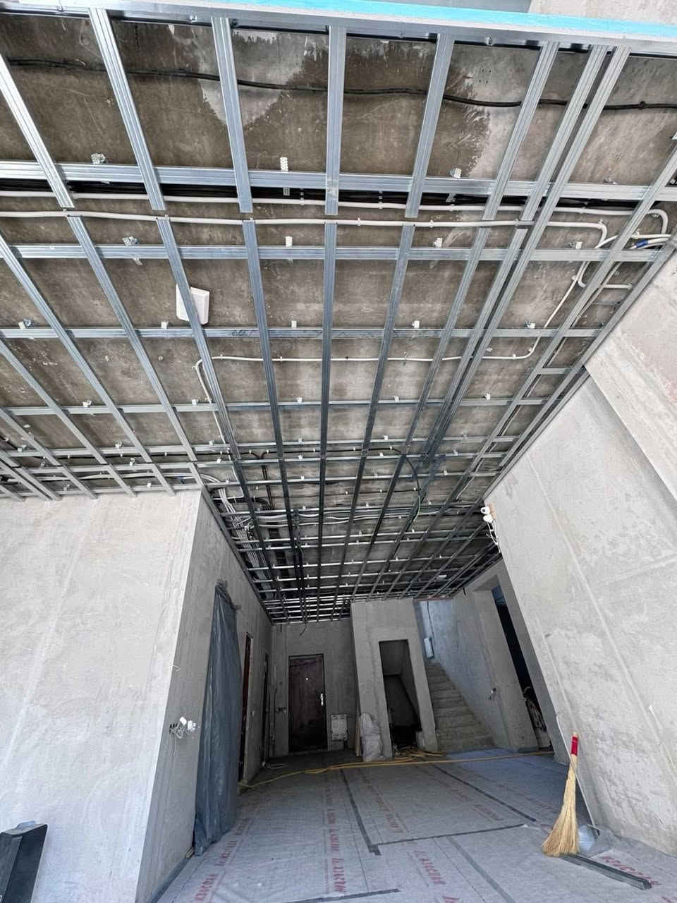 السلام عليكم
عمل كافة ديكورات داخلية جبس بورد 
متفرغ حاليا 
اي استفسار تفضل خاص او واتساب  
بغداد 
***********
