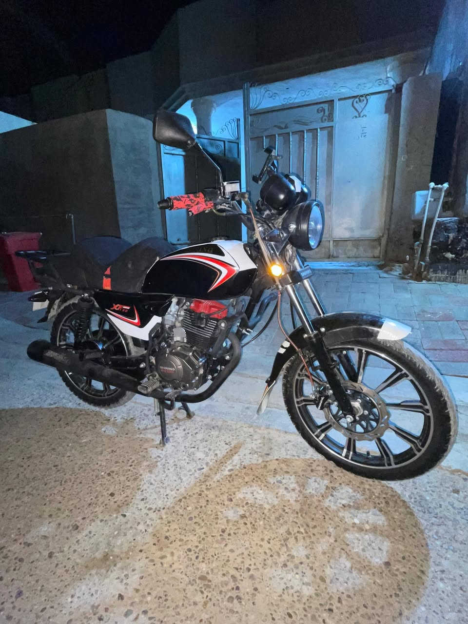 السلام عليكم
شاينك موديل ٢٠٢٣
بعدها زيرو ماشيه ٩الاف فقط
للبيع سعرها ٩٠٠ وبيها مجال بسيط 
مكاني رمادي ٥كيلو 
***********
