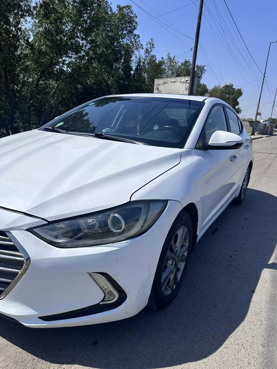 للبيع | هيونداي النترا 2017 خليجي بغداد
سيارة نظيفة جداً وجاهزة للاستخدام اليومي، استعمال شخصي واهتمام مستمر.

🔹 المواصفات:
• موديل: 2017 (خليجي)
• محرك: 2000 دوش (مبدل رواجز)
• ناقل حركة: أوتوماتيك
• اللون: [ابيض]
• المسافة المقطوعة: [ً139،169 كم]

🔹 المميزات:
• فتحة سقف 🌤️
• صدر أمامي وخلفي جديد بالكامل
• صرفية وقود اقتصادية
• مكيف بارد ❄️
• شاشة / كاميرا خلفية 
•اشاير بالمري
•داخل صاج

🔹 الملاحظات:
• صبغ باب خلف السايق + الجامِلِغ اللي خلفه نضربت عندي وصلحتهن وصبغتهن بدون دواخل

• السيارة متصرف عليها تقريباً ربع دينار 💰

💰 السعر: ( 127 ) قابل للتفاوض بالمعقول
📍 الموقع: [بغداد / البياع - تقاطع درويش ]

📞 للتواصل: ***********
