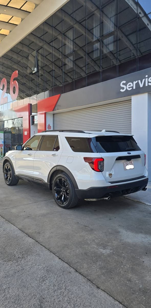 اكسبلورر 2023 ST LINE 
4 سلندر 2.3L
ماشية 30mile فقط 
فول مواصفات فقط بدون بانوراما 

كاميرات 360 درجة 
كنشات كنتارا وجلد مع تطريز باللون الأحمر 
رادار امامي ( تثبيت مسار مع مانع تصادم )
رادار جانبي ( نقطة عمياء )
كشنات منفصل VIP
ستيرن وكشنات تدفئة 
تشغيل عن بعد 
مرايات شفط
إنارات ترحيبية 
اوتو هولد
وضعيات قيادة 
صندوق كهربائي 
دبل اكزوز 
7 راكب 3 قطع تبريد
إنارة داخلية متغيرة 7 ألوان 

بدون صبغ 
بيها 3 أماكن تعديل PDR 

كاتي بدون رقم تترقم شمالي( اربيل دهوك سليمانية )
تكلفة الرقم 14 ورقة

السعر 220 وبيها مجال 
مكان السيارة دهوك 
***********
***********
اتصال أو واتساب
