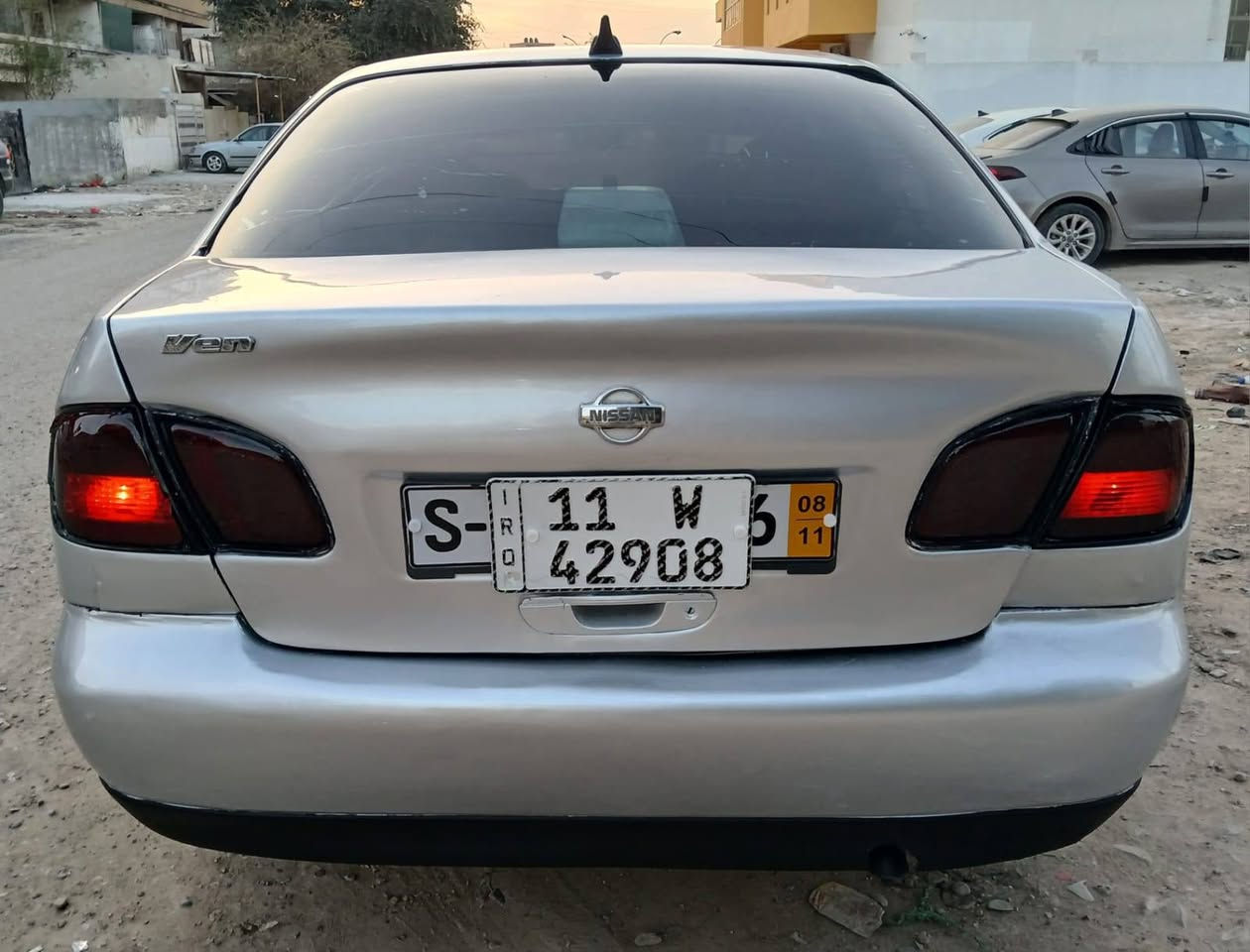 نيسان ياباني بريميرا موديل 2001 اوتوماتيك كير محرك مكفولات تدفئه تبريد تخم تاير ياباني رقم بغداد دولي لغاية 2031 هزه جديده سنويه بااسمي السعر 48 ورقه مكاني بغداد ***********
