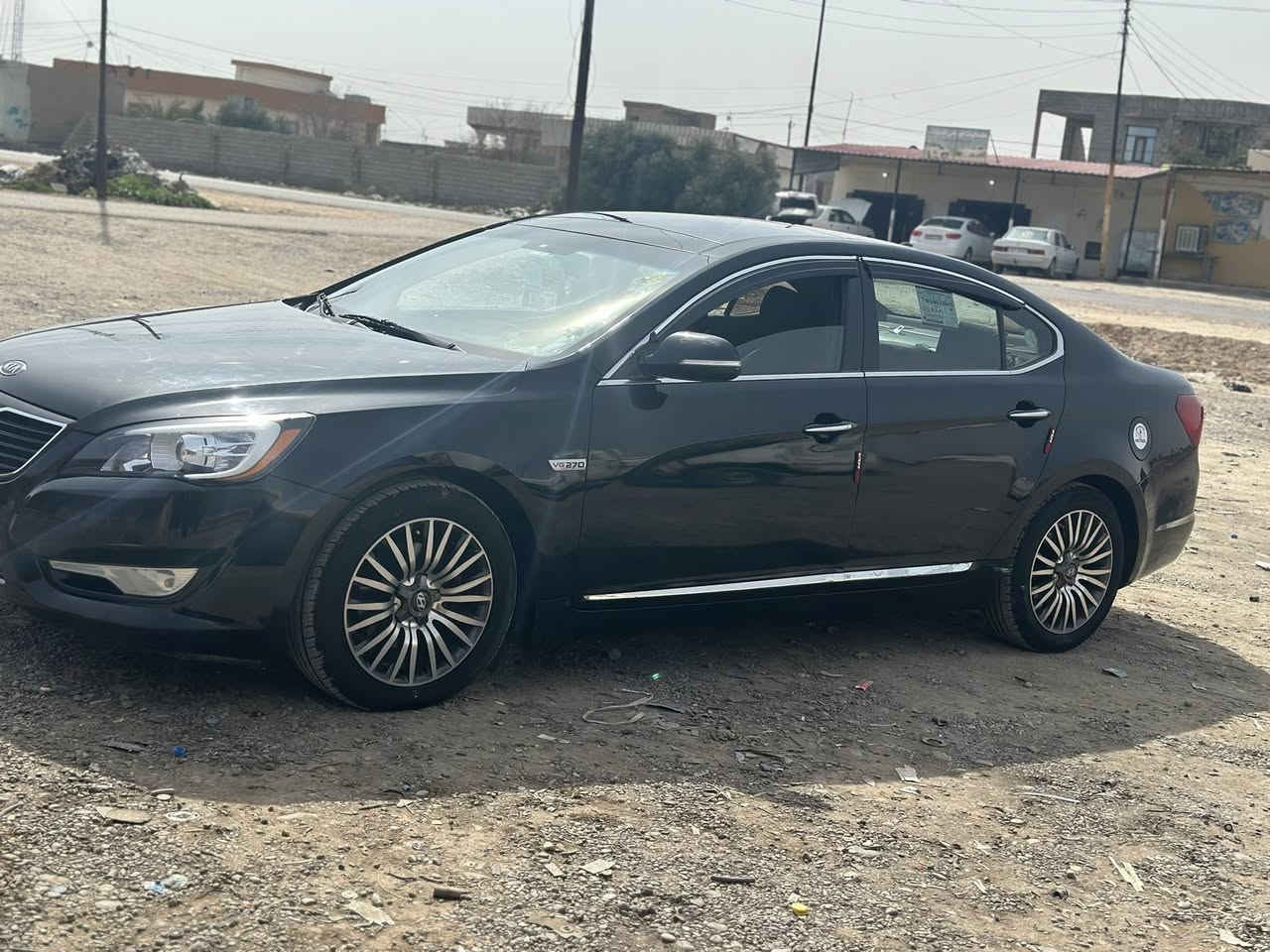 كيا كادنزا ادوات شغل النجف لوك جديده احلى من الصوره شخط مابيها اوتو فول مواصفات بانوراما بصمه مري شفط حساسات 
6في السيارة عايزها بس سائق مكفول من كل النواحي السعر قفل 50فقط بيع مستعجل 
***********
