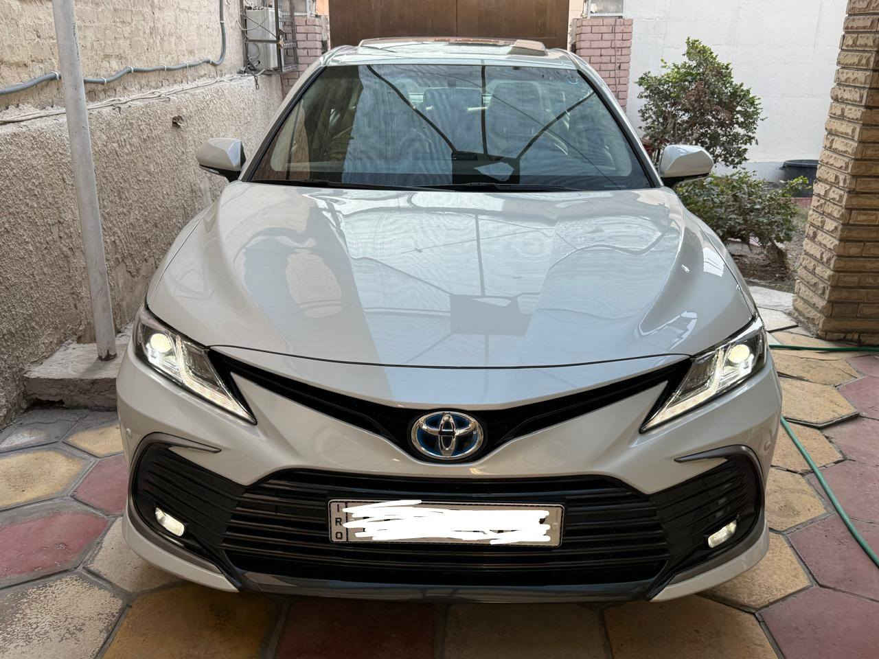 السلام عليكم 
للبيع: تويوتا كامري 2024 – عبد اللطيف جميل
الموديل: 2024
الممشى: 15,700 كم
الفئة: فول كامل GLE
الوارد: خليجي (عبد اللطيف جميل)
يوجد طخه خفيفة جداً بهلال الجاملغ خلف السائق،     
 مثل ما موضح بالصور.
السيارة نظيفة جداً استخدام شخصي وكل شيء على 
الفحص
لمعرفت باقي التفاصيل الاتصال بالرقم 
الموقع: بغداد – المنصور، الداودي
📞 رقم الهاتف: ***********
