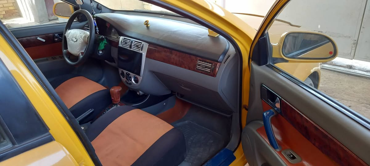 السلام عليكم
اوبترا 2011 الشركه العامه
مكفوله ماعدا طخه مال ستوته بالچاملغ الخلفي خلف جهة السايق گد اربع اصابع
ومعمريها - تبريد خير من الله 
رقم بابل الألماني بأسمي
السعر 70 وبي مجال قليل مامتوجد عالفيس # رقم التليفون ***********
