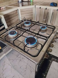 طباخ • نضيف • شغال