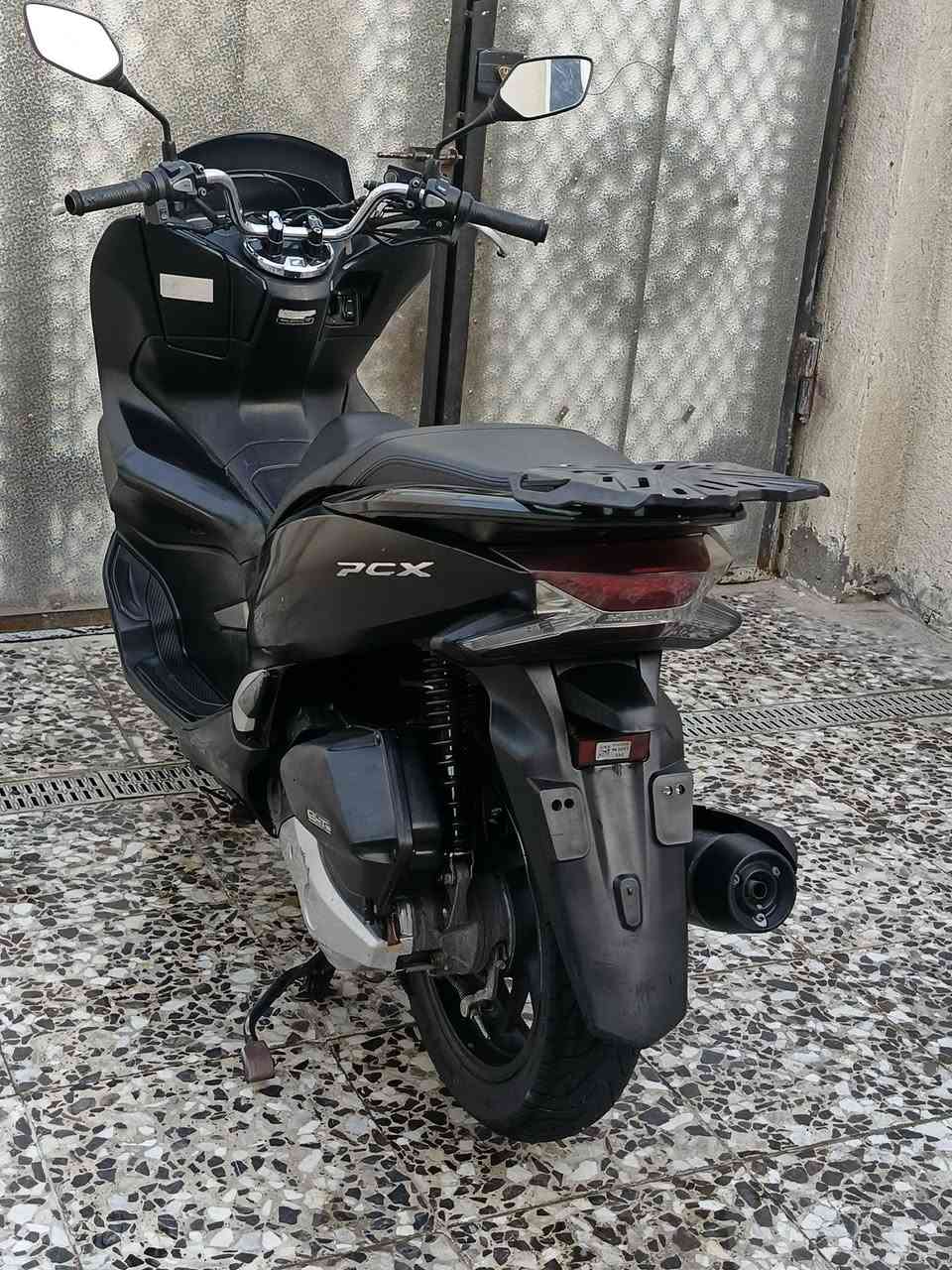 سلام عليكم بي سي إكس جيل الثالث
وارد كوري مكفولة كفاله عامه ماشيه 21الف 
حساس زدحام ستان حساس سبايدر جنطه اصليه
دراجه بحالت الوكالة فول نعومة معدل شلعه 
سكن بغداد حي النصر    ***********
