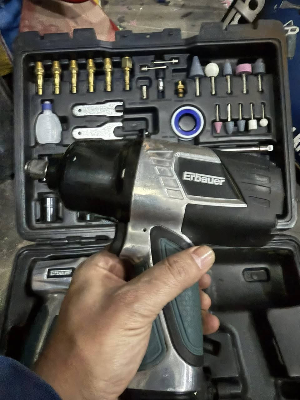 السلام علیكم  اعضاء الكروب سيت  معدات هواء متكامل(دريل لقمه + دريل مطرقه+مسدس هواء +فرطونه +راجز +ملحقات) ايربور اصلي باله جديد( غير مستعمل)كما موضح بالصور السعر  ٢٥٠ الف  للتواصل  ***********  واتساب او على الخاص مكاني بغداد الكرخ تحياتي
