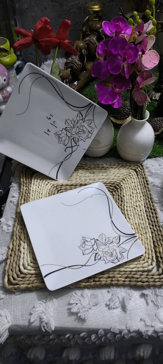 "بنات العراق كلهن محتاجين هاي القطع التجنن 👀✨
توصيل لكل المحافظات 🚚"

نوع الأواني التي في الصورة فرفوري الأوروبي غالباً يُصنع من البورسلان الفاخر ويتميز بلمعانه ونعومة ملمسه، وتكون عليه رسومات يدوية دقيقة مثل الزهور، والذهب، والزخارف الكلاسيكية. لذلك يُعد من القطع التي تدل على الذوق الرفيع والفخامة في البيت 😍♥♥.

"للحجز والاستفسار مراسلة الدايركت   🤍"


**إذا كنت صاحب هذا الإعلان وتريد حذفه لأي سبب، رجاءا أرسل رسالة إلى الدعم الفني**