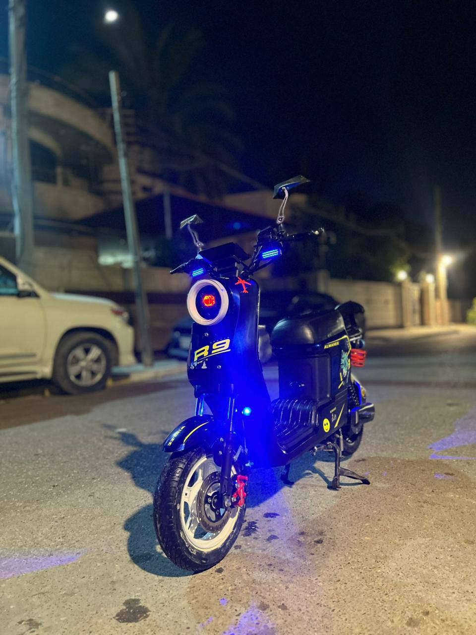 سلام عليكم
للبيع دراجه R9

بطاريات حجم كبير 

ملف كهربائيات كلهن نضاف 

كفرات نضاف 

لايتات عالي ناصي اشاير رباعي يمنه يسرة كلهن شغلات 

بريكات دهن 

تايرات جدد 

شاشة شغاله 

عنوان حي جهاد الأطباء 

رقم تلفون ***********

سعر 400بيه مجال قليل كلش
