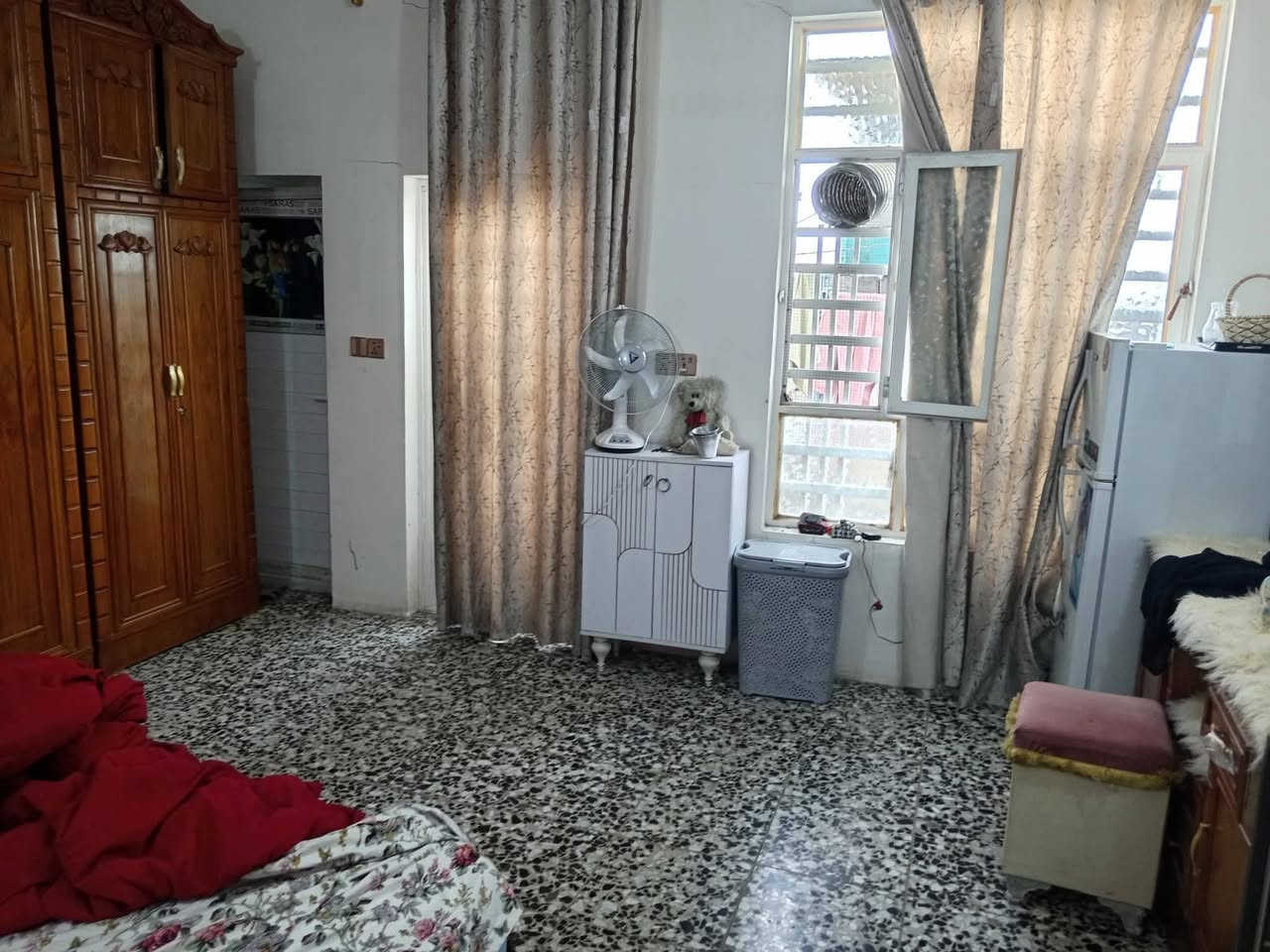 السلام عليكم دار ومشتمل للبيع المساحه ٨٠٠ متر طابو زراعي سند ٢٥ السلاميات شارع البوريشه ***********
