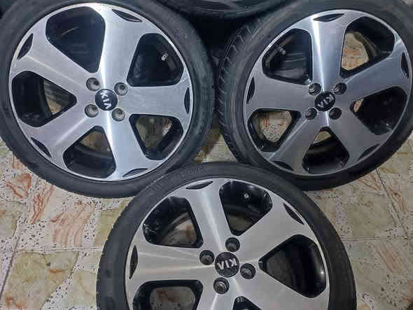 خمسه ويل كروم كوري الاصلي ابو الختم حجم 17شرط الفحص بلبلنص لاعواج ولاتصليح فول نضافه يرهم كيه ريو أو اكسنت مع تخم تاير حجم 17.45.215نضافه 70بلميه بيع او مراوس السعر 250مكاني نجف مكتب الرشيد ***********
