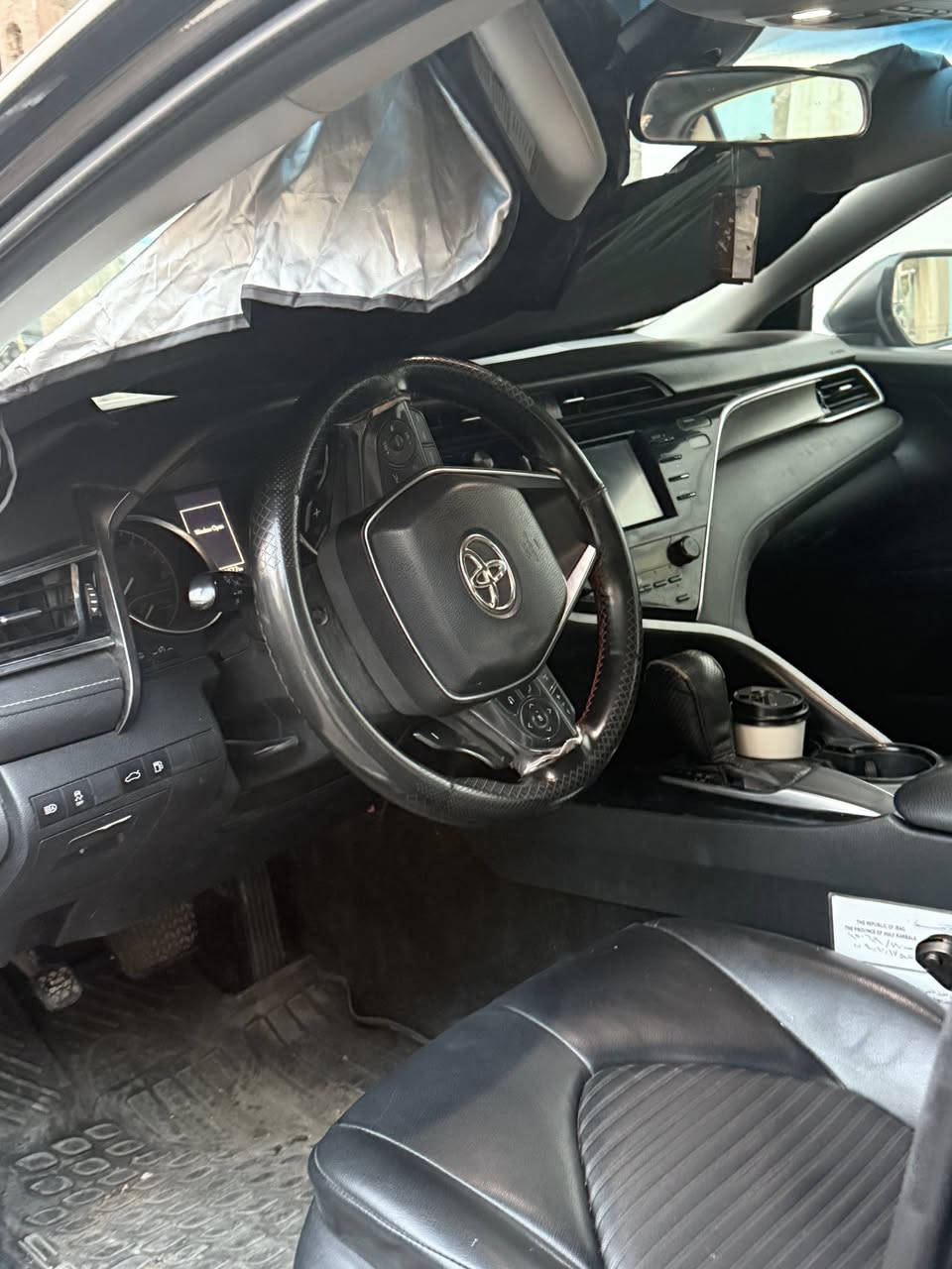 السلام عليكم 
كامري ١٨  Se
مواصفات كامله عدا البصمه
السونار والضرر موجود بالمنشور 
مبدل مكينه جديده 
ماشية ١٣٧ كيلو متر 
رقم بغداد  مشروع وطني 
السعر ١٧٠  
مكاني كربلاء المقدسة  - شارع المحافظه  
***********
***********
