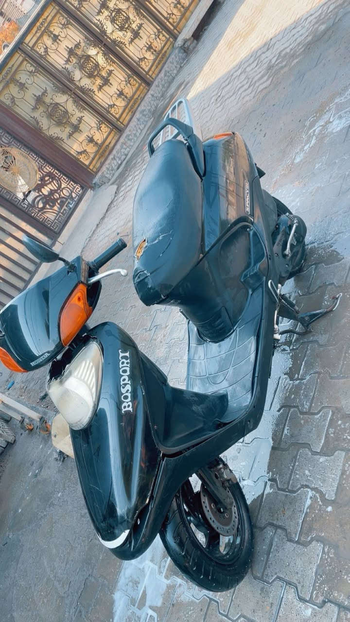 السلام عليكم
دراجه سبيسي مجفته رايمر 
نظافتها حلوه مكينه ناعمه نكره سلف السعر ٣٥٠ ألف
مكاني بغداد 
***********
