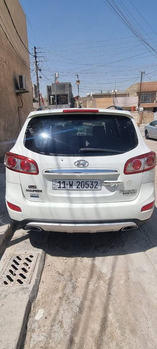 السلام عليكم
سنتافي ٢٠١٢ فول مواصفات للاخير
بصمه تشغيل وفتح بيبان
6 سلندر ٣٥٠٠ كير ومكينه مكفولات
مري شفط
كشنات جلد كشن كهرباء
حساسات وكامره وشاشه
السياره بيها قطعتين صبغ
جاملغ الخلفي والباب فقط صبغ
مكان السياره البياع
السعر ١٤٨ 
***********
