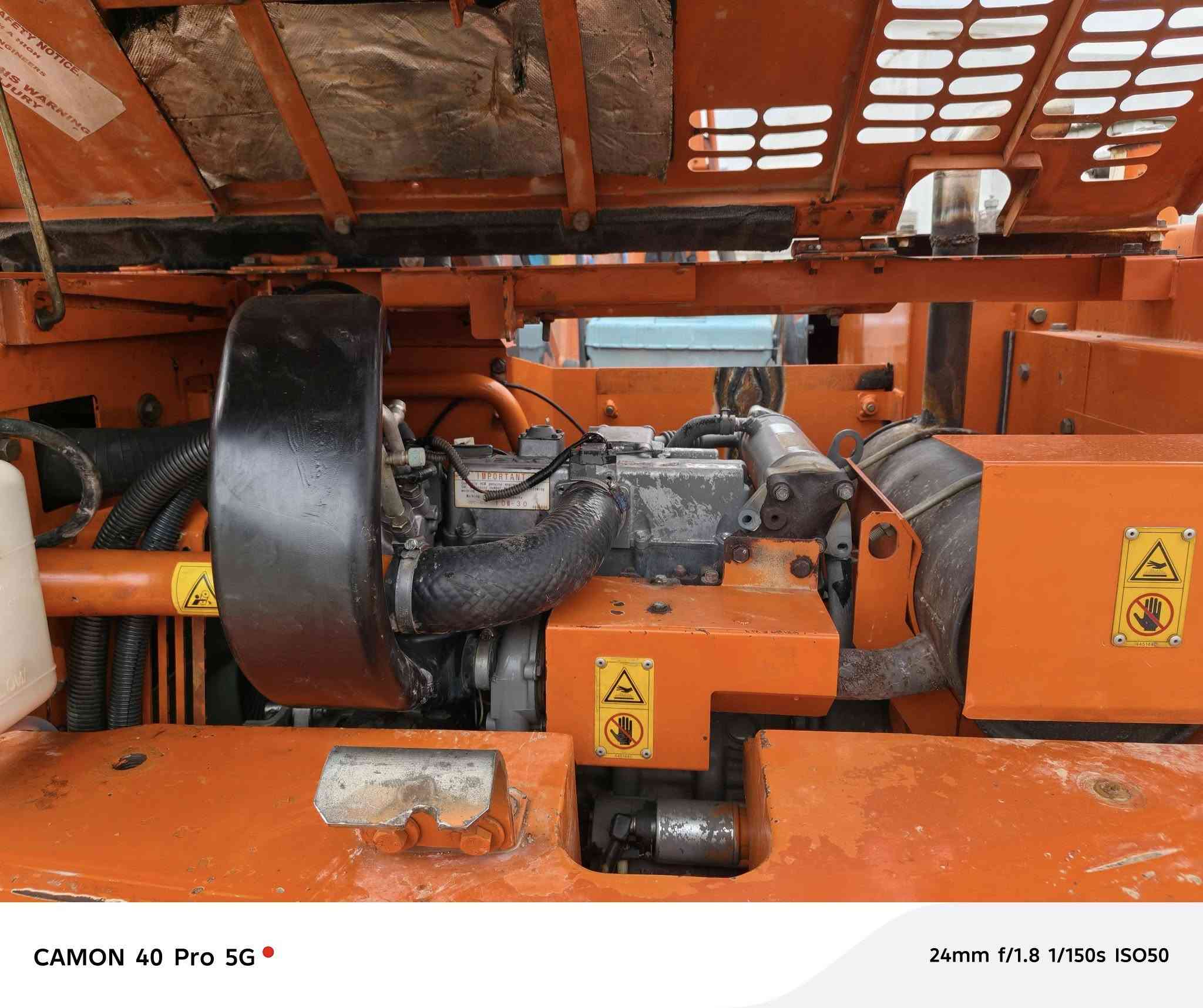 سلام عليكم حفاره هيتاشي حجم 85موديل 2008 الحفابشرت پمپ كونترول مكينه مزبوت رقم سليماني تحويل مزبوت 300وبيه مجال ***********
