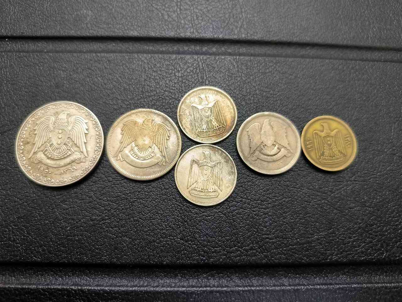 للبيع سيت عملات سورية قديمة مصنوعة من الفضة ( ما عدا ال ٥ و ١٠ قروش مو فضة ) وزن العملات الفضية منها (٢٠ غرام وزن العملات الفضية فقط )
للبيع المجموعة كلها ٦٥ دولار 
متوفر توصيل جميع انحاء العراق


**إذا كنت صاحب هذا الإعلان وتريد حذفه لأي سبب، رجاءا أرسل رسالة إلى الدعم الفني**