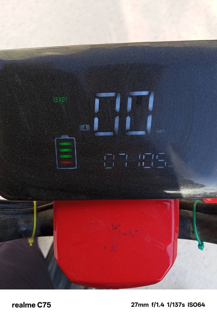 السلام عليكم دراجه شحن ار 9 معروضه للبيع فقط موديل 2024 بطاريات جديده مشاده شرط ماطوري ماطور اي عيب ما ابي شرط سرعته 99 اربعه نمره سعره 400,000 وبي مجال رقم تليفون ***********
