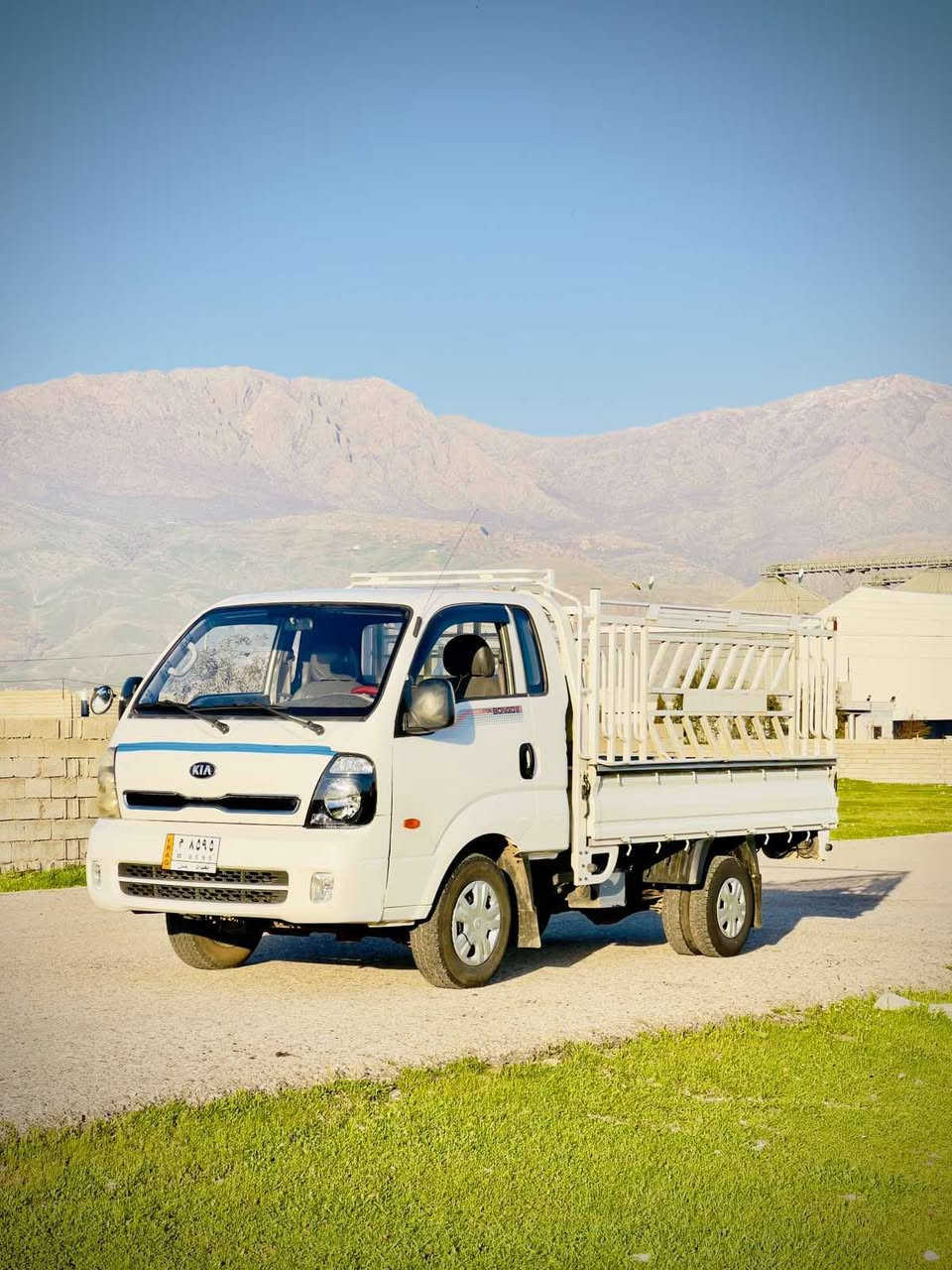 براوه ى دوبه ى سئ هه زارى سؤپه ر مه كينه ره ش 2015 بى مه سره ف كامل مه سره ف كراوه قه تره رزيوى نيه بريكى به سراوه به نسى دواو پيسى لؤكه  شه ش تايه ى لؤكى له ژيره دو سپيرى نويى  پيوه يه ته بريت مه زبوت ناو بؤدى سفرو چه مچه ى بؤبه سراوه  دينار مه سره فى نيه ***********
