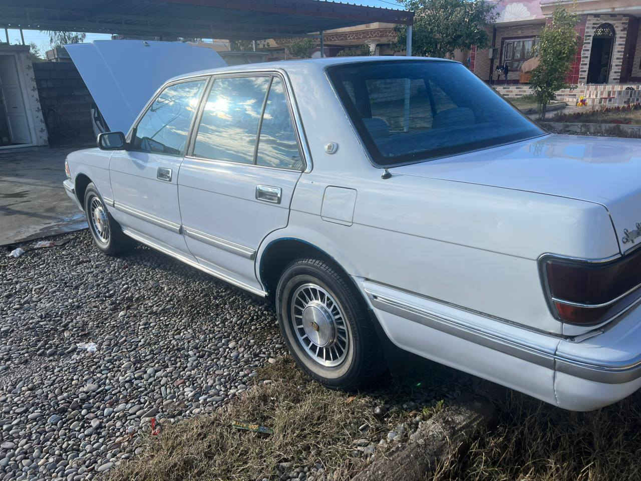 السلام عليكم سيدان موديل 1989 للبيع محرك كير بطه 2500 شرط تبريد تدفئه شرط صدر تايرات كلو نضيف صبغ احزام بدون ضرر رقم صلاح الدين دولي شرط التحويل سعر55 وبيها مجال 
اتصال ***********
