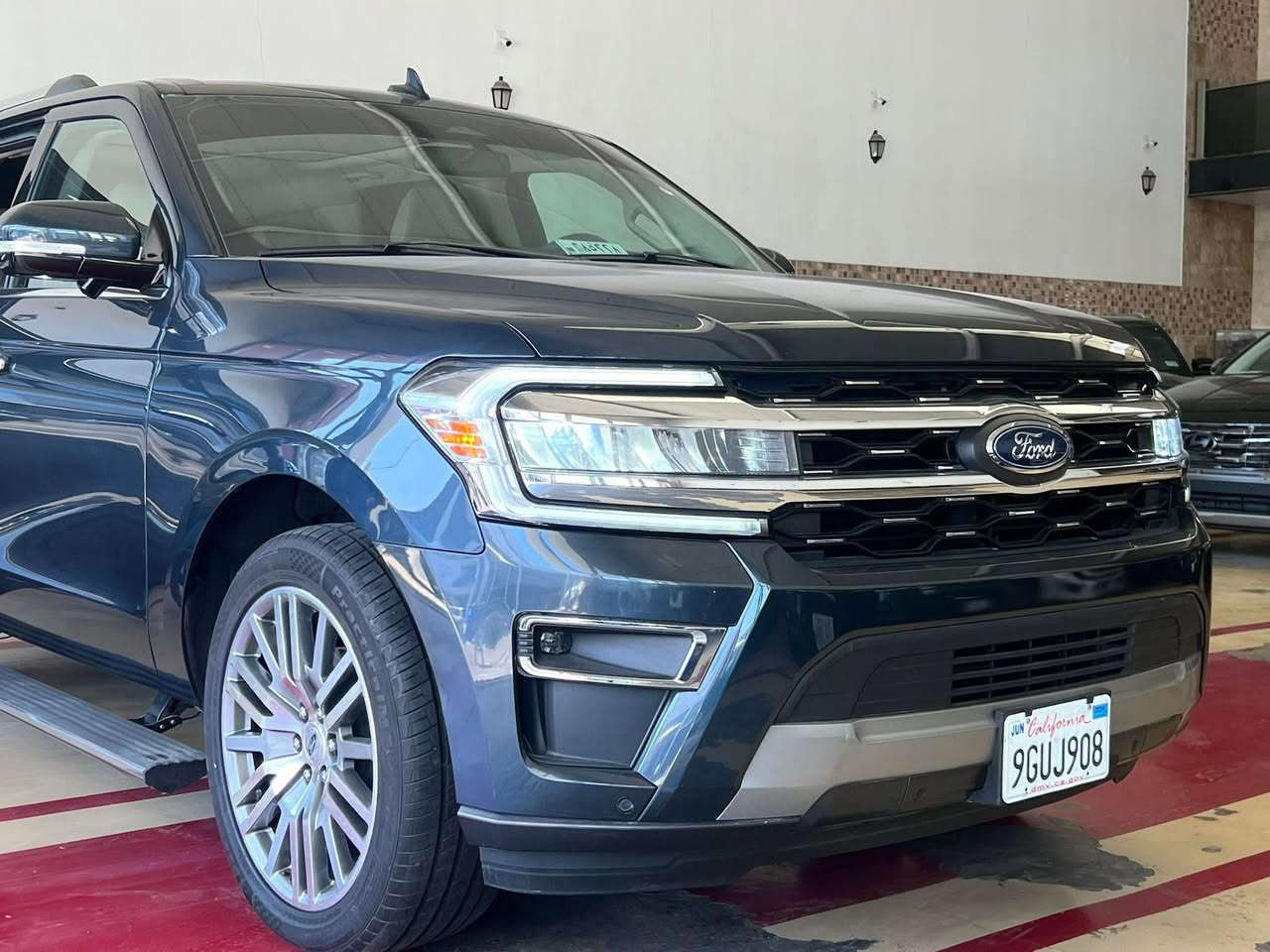 السلام عليكم 🤚🏻
🔸فورد اكسبديشن 2024 

🔵اللون: نيلي او ازرق بي هواي شذرات بالشمس لون والبفيي لون

 (limited) فوووول مواصفات للأخير 🔺

( بانوراما،كامرات 360'، كشنات جلد تدفئة+ تبريد، المقاعد كلهن كهرباء لحد الأخير ، صندوك كهرباء ، دوسات كهرباء، شاشة تيسلا اكبر حجم، كيجات ديجتال، كشافات،ويل 22 بلادي اصلي ، حساسات ورادرات امامي وخلفي وجانبي ، مرايات شفط،خزن ميموري، بصمات ثنين بلاديات،تشغيل عن بعد ….وباقي مواصفات الفورد المعروفه كلش هواي بيها مواصفات)

✔️ماشية: 18 mil على مشيها مال امريكا مماشيه هنا على كد الترقيم 

🔴حادث : صبغ ربع الجاملغ + الداير مال باب خلفي يسار (صدر السيارة + دوسه كلهن راجعات بحالة الوكالة) ايرباك فقط بردة وشرط مرجع اصلي مو مقاومات وتلزيك 😉 

☑️السعر : 45,000$ مرقم بأسمي  ( بيها مجال للشراي) 

📍عنوان السيارة : بغداد

مرقم بغداد بأسمي 

📞استفسار اكثر اتصل وتدلل : ***********
