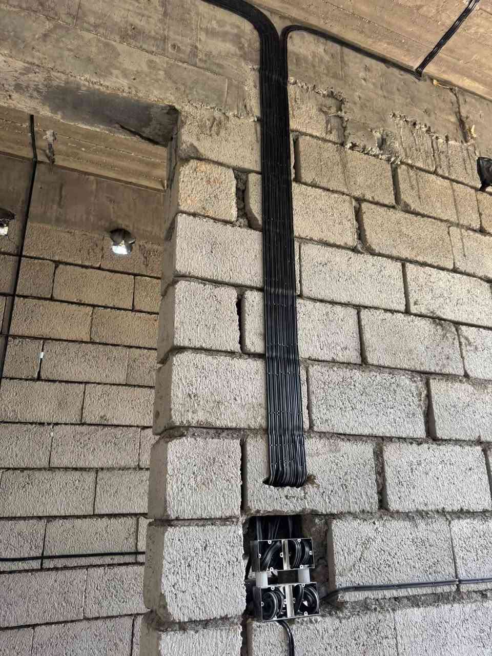 من #اعمالي.

تاسيس واير سيمنز لبيت  175متر طابق واحد
بيت الاخ بشار الجنابي  في  ديالى /قضاء المقدادية 

تم استخدام أسلاك دلتا السعوديه 

تم تأسيس منظومة الستلايت.
تم تأسيس منظومة الانترنيت.
 نعمل في جميع مناطق ديالى وبغداد. 🚐
 خبرة طويلة في مجال التأسيسات الكهربائية💯
كوادر عمل محترفة 👷🏻
الالتزام بلمواعيد وسرعة الانجاز ⏱
منظومات واساليب عمل متطورة 💻 
اسعار مناسبة وتنافسية 💰

للتواصل معنا ..
***********
