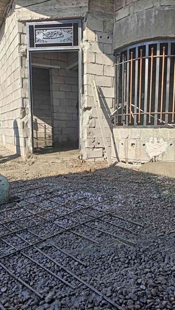 السلام عليكم
صب ارضيات 
صب لاش وصب ناعم وتسليح وتسفيط اساسات 
***********
