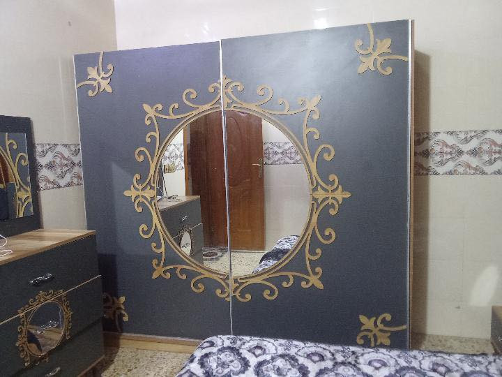 غرفه اخشاب ام النفرين نضيفه عنواني الشبانات السعر 350 وبيها مجال مستعجل ع بيعتها كلش. رقمي***********
