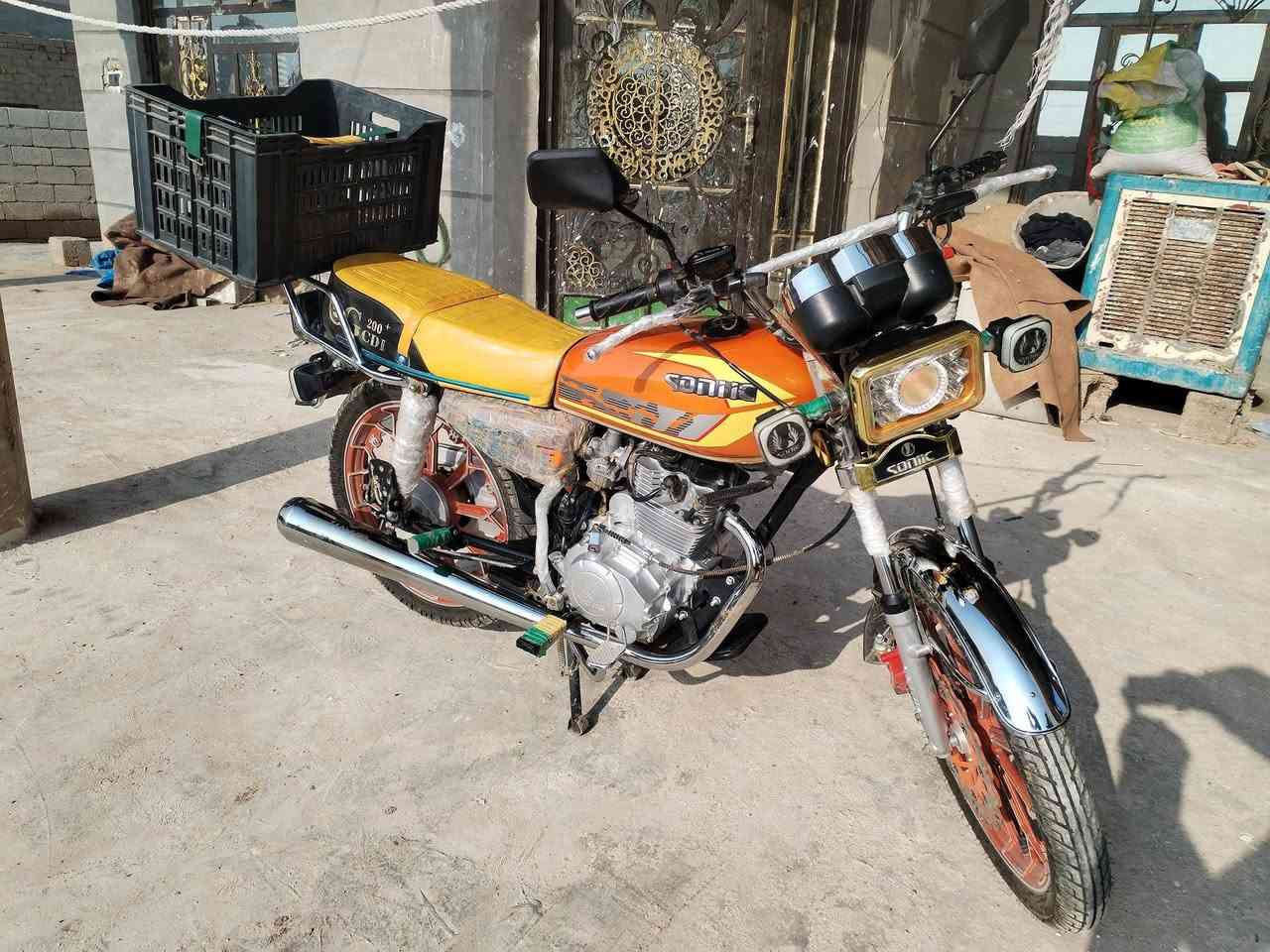 دراجه للبيع موديل 24مكينه 200 اوراق كامله منفيس 4اوراق مامفتوح بيهة لو برقي واحد السعر 750 بي مجال حك الجيه. جوة السبعميه لاتخابر ولا تعب نفسك للستفسار ***********
