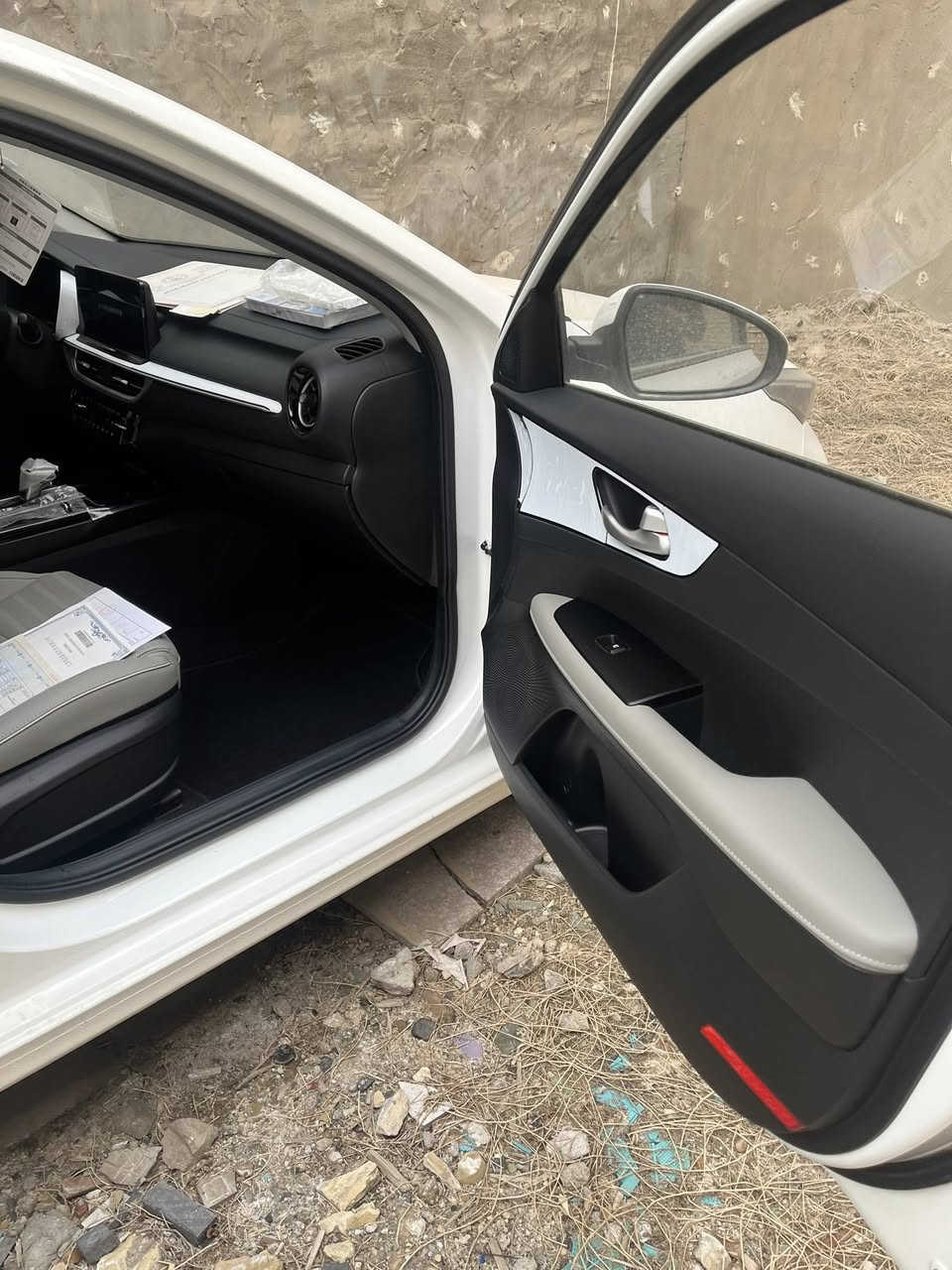 السلام عليكم كيا k3 موديل 22 استلام 24 ماشية 1000 كيلو فقط زيرو الوجبة الاولى مخزنة فول مواصفات تبريد قطعتين مكانه بغداد السعر 154 الهاتف ***********
