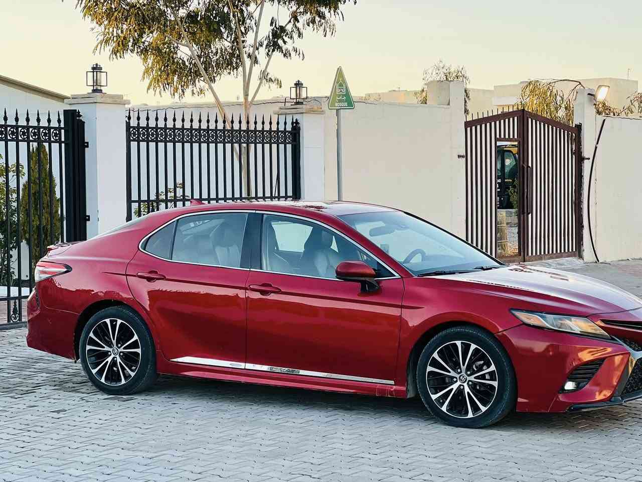 السلام عليكم
للبيع بسعر مناسب 
اعتذر عن القسط والوعده 
كامري 2019 se
لون احمر 
بيها قطعه ونص صبغ فقط بدون اي دواخل وصور الضرر بلمنشور
محرك 2500 بدون فتح بدون عيب شرط 
كير شرط 
صدر تايرات تبريد كله شرط 
السياره بعدها بحاله الوكاله 
رادار موجود وشغال 
تحديد مسار 
شفتات ستيرن
مثبت سرعه 
نضام ايكو
ومواصفات ال se معروفه
سعر 163 وبيها مجال 
ملاحضه ماكطع سعر بتلفون نجي وتشلع عيوني
 والسياره شرط الفحص وين ميعجبك  
مكاني صلاح الدين تكريت
***********
