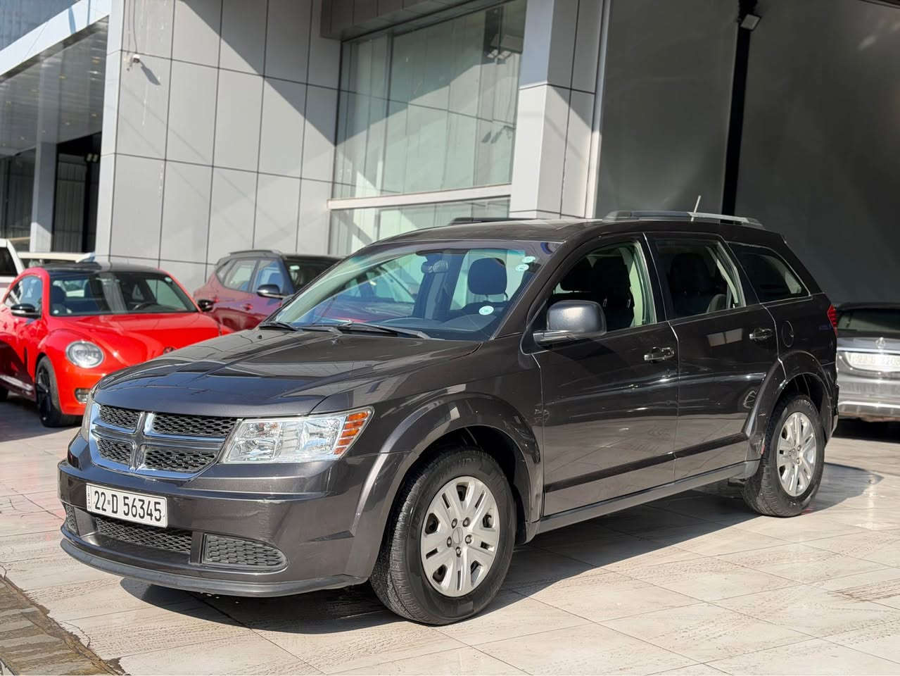 Dodge jorney 2017 
مواصفات امريكي 
بدون دواخل بدون ارباك 
٢ قطعة صبغ 
سيارة جديد جديد 
سنوية فحص هزة تخم تاير كلة جديد 
٤ سلندر 
محرك كير صدر كفالة 
123$
*********** وتس اب 
*********** أربيل, العراق
