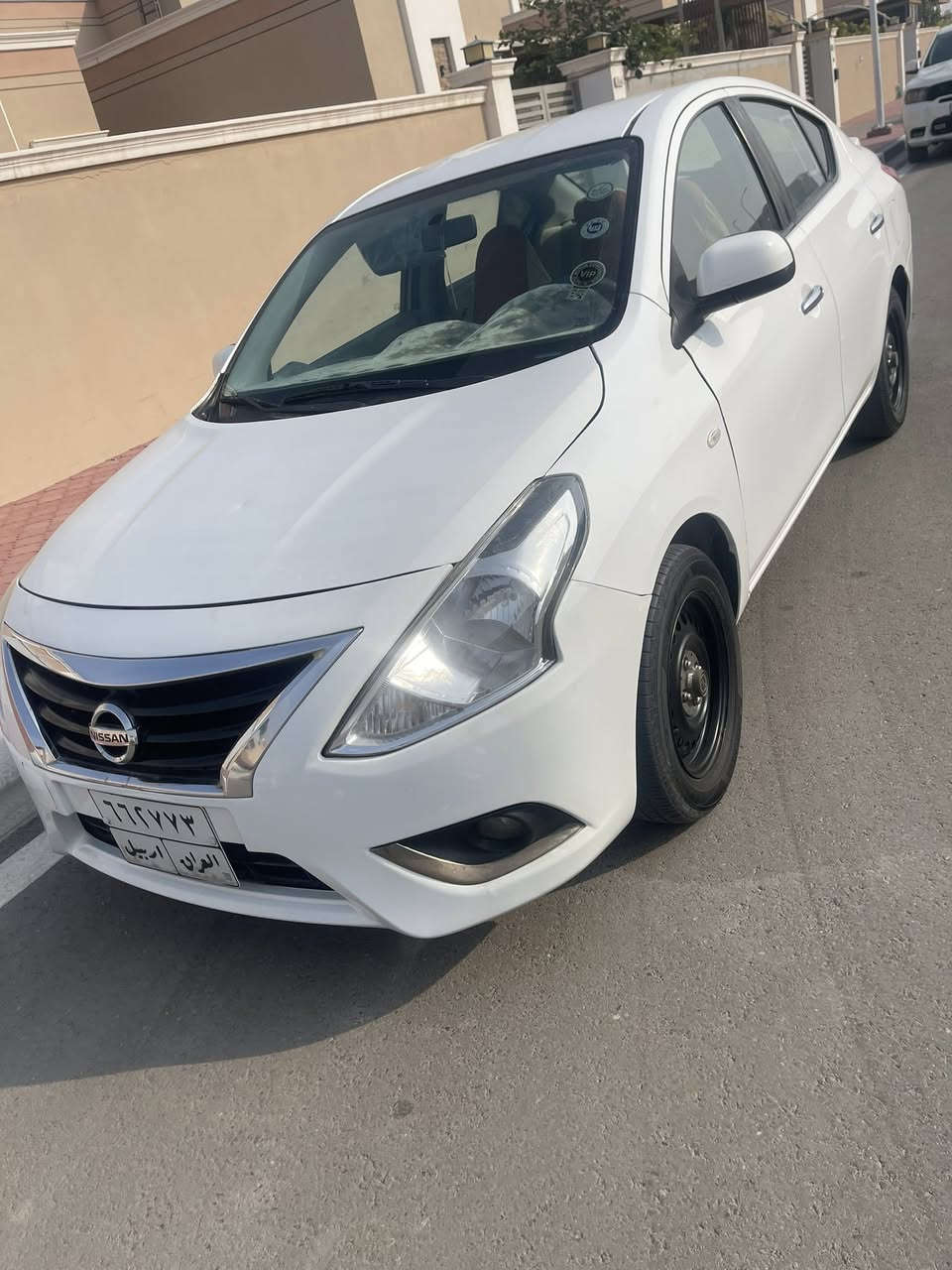 نيسان صني م ٢١ بيه قطعتين مبدله جاملق امامي وبنيد وغراض القديمه موجودات يرجعن بارد سعرها ١٠٥ بيه مجال للشراي 
***********
