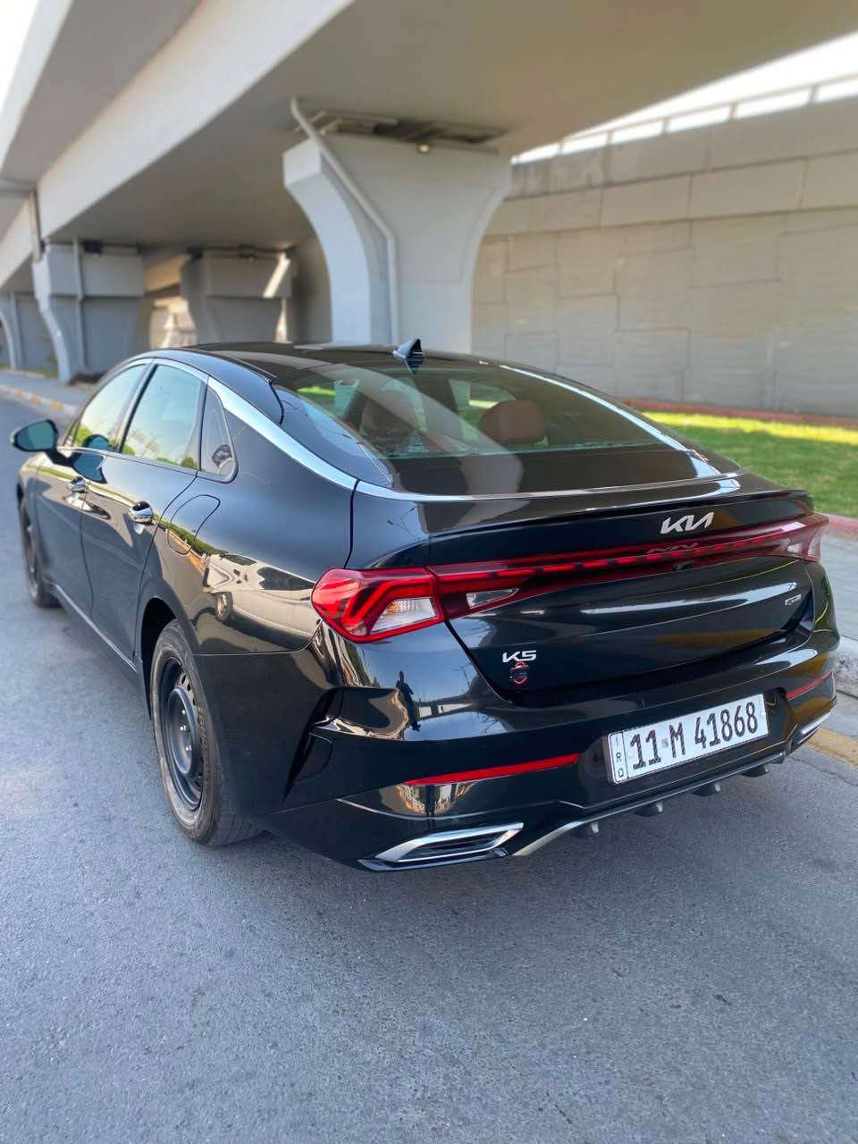 السلام عليكم عندي كي فايف للبيع 2023 KIA K5, GT-LINE فوول مواصفات 1/1 وارد امريكي حادثها بنيد فقط وبيها تعديل براس الشاصي سيارة جديدة ماشية 50 الف كيلو رقم بغداد بأسمي تحويل مباشر 
1-بانوراما 
2-بصمة 
3-شاشة جبيرة 
4-كامرة دوارة 
5-اشاير بالمري 
6-داخل احمر 
7-كشنات جلد 
8-كشنات كهرباء 
9-اوتو هولد 
10-تبريد منفصل 
11-هند بريك بصمة 
12-رادار امامي 
13-رادارات جانبية 
14-تحديد مسار 
15-قيادة ذاتية 
16-لايتات امامية زنون 
17-لدات امامية زنون 
18-بك لايت لد 
19-نظام كار بلي 
20-مكينة 1600 تيربو 
وبعد بيها مواصفات هواية مكان السيارة بغداد الطوبجي للاستفسار الاتصال *********** رايدها ب 138 وبيها مجال بغداد, العراق
