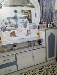 ميز مراية • غرفة نوم • المعقل