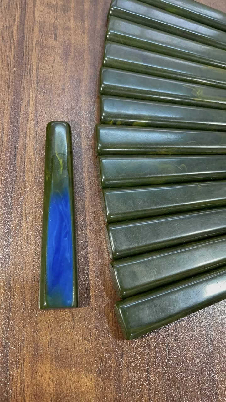مقابض سندلوس بلومون 
سمك ٩ ملم وزن ١٥١ غرام
البيع على الخاص


**إذا كنت صاحب هذا الإعلان وتريد حذفه لأي سبب، رجاءا أرسل رسالة إلى الدعم الفني**