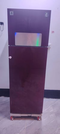 للبيع ثلاجه مستعمله شي قليل التواصل عبر رقم الهاتف أو خاص 07774119633