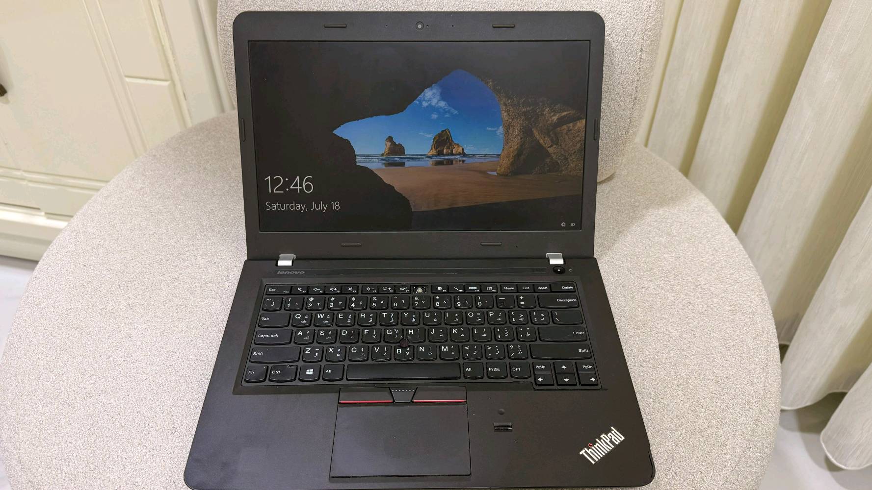 💻 للبيع لابتوب Lenovo ThinkPad (حالة جيدة جداً)

🔹 الموديل: Lenovo ThinkPad
🔹 المعالج: Intel Core i5-6200U بسرعة 2.30GHz
🔹 الرام: 8GB DDR3
🔹 الخزن: SSD Toshiba 256GB
🔹 كرت الشاشة: Intel HD Graphics 520
🔹 النظام: Windows 10 Pro 64-bit
🔹 الشاشة: 14 إنج
🔹 المنافذ: HDMI، LAN، 3 منافذ USB، مدخل سماعة
🔹 البطارية: تعمل بصورة طبيعية
🔹 الشاحن: أصلي موجود ويا الجهاز

✅ مناسب للدوام والدراسة والأوفيس والبرمجة والتصفح والعمل على برامج الجامعة.
✅ سريع بالإقلاع والتشغيل بسبب الـ SSD.
✅ الكيبورد والتاتش والكاميرا شغالات بصورة طبيعية.
✅ الجهاز نظيف ومفحوص وجاهز للاستخدام مباشرة.

📍المعاينة على الطبيعة متوفرة.
📩 للاستفسار 
الاتصال على الرقم ***********
أو التواصل خاص.