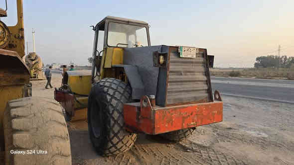 للبيع حادله دنيباك موديل1998/رقم بغداد الماني/محرك دويز 
هزاز جاهز/مضخات مكفوله وعلفحص/جاهزه للعمل،السعر92$
ورقه/جاهزه للشغل***********ديالى كنعان.
