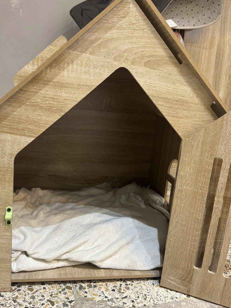 بيت قطط خشب ولعبة سيارة تتحكم بيها بريمونت يجي وياها ولعبة فارة ع باتريات وليزر لعبة يفتر وراها القطط
وقلايد وهاي جربة ماء تصير بيها مي اذا لقط وكع او يوجعه مكان كل هذول ب 50 الف الي يريدهم يتواصل وياي ويجي ياخذهم مكان اما الامين او المدينة


**إذا كنت صاحب هذا الإعلان وتريد حذفه لأي سبب، رجاءا أرسل رسالة إلى الدعم الفني**