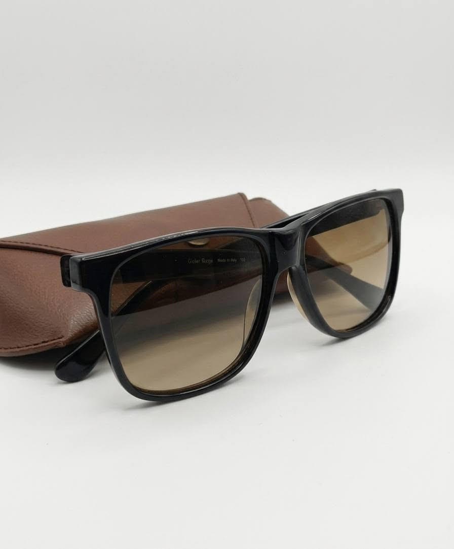 نظارة شمسية من بيرسول (Persol) بتصميم إيطالي فاخر
للبيع ..👓


**إذا كنت صاحب هذا الإعلان وتريد حذفه لأي سبب، رجاءا أرسل رسالة إلى الدعم الفني**