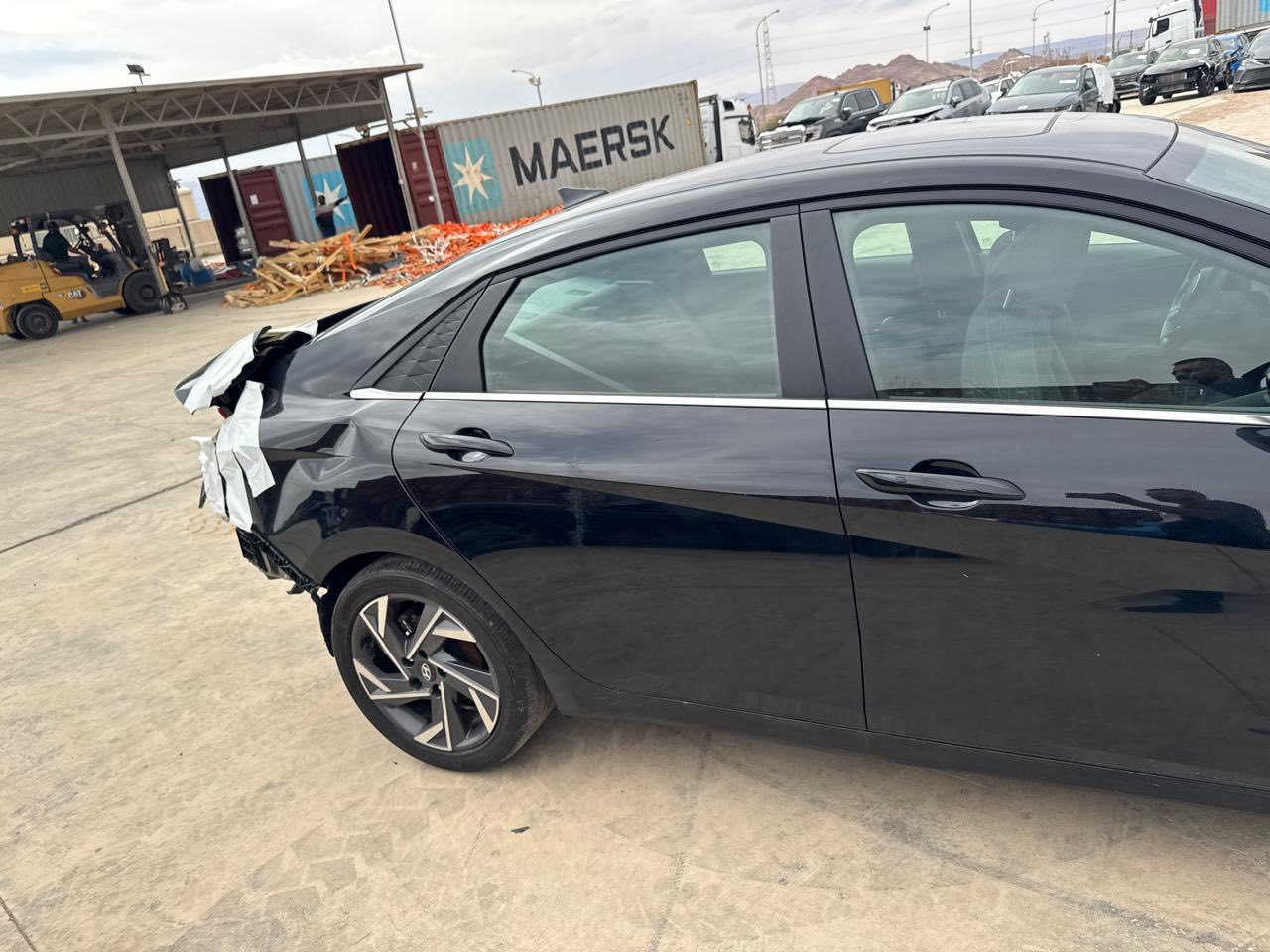 هونداي النترا موديل ٢٠٢٤ماشيه ٢٨مايل
فول مواصفات سياره فتحه عده الجلد
سياره بلحره ابيعه على وضعه حادثه موضح بصور 
تدخل حره او كتاب شهداء سعرها ١١٥وبيه مجال
سياره حيل نضيفه وحادثه حلو ***********
