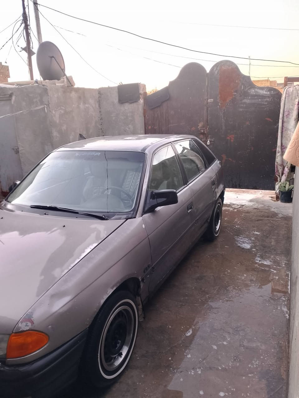 سلام عليكم اوبل استره موديل 92 رقم انبار دولي الجديد هزة جديده وسنويه جديده بسمي حداديه جديده تخم تاير جديد سياره جاهزة غرفة نضيفه مكاني بغداد سعر 30 وبيه مجال للاستفسار ***********
