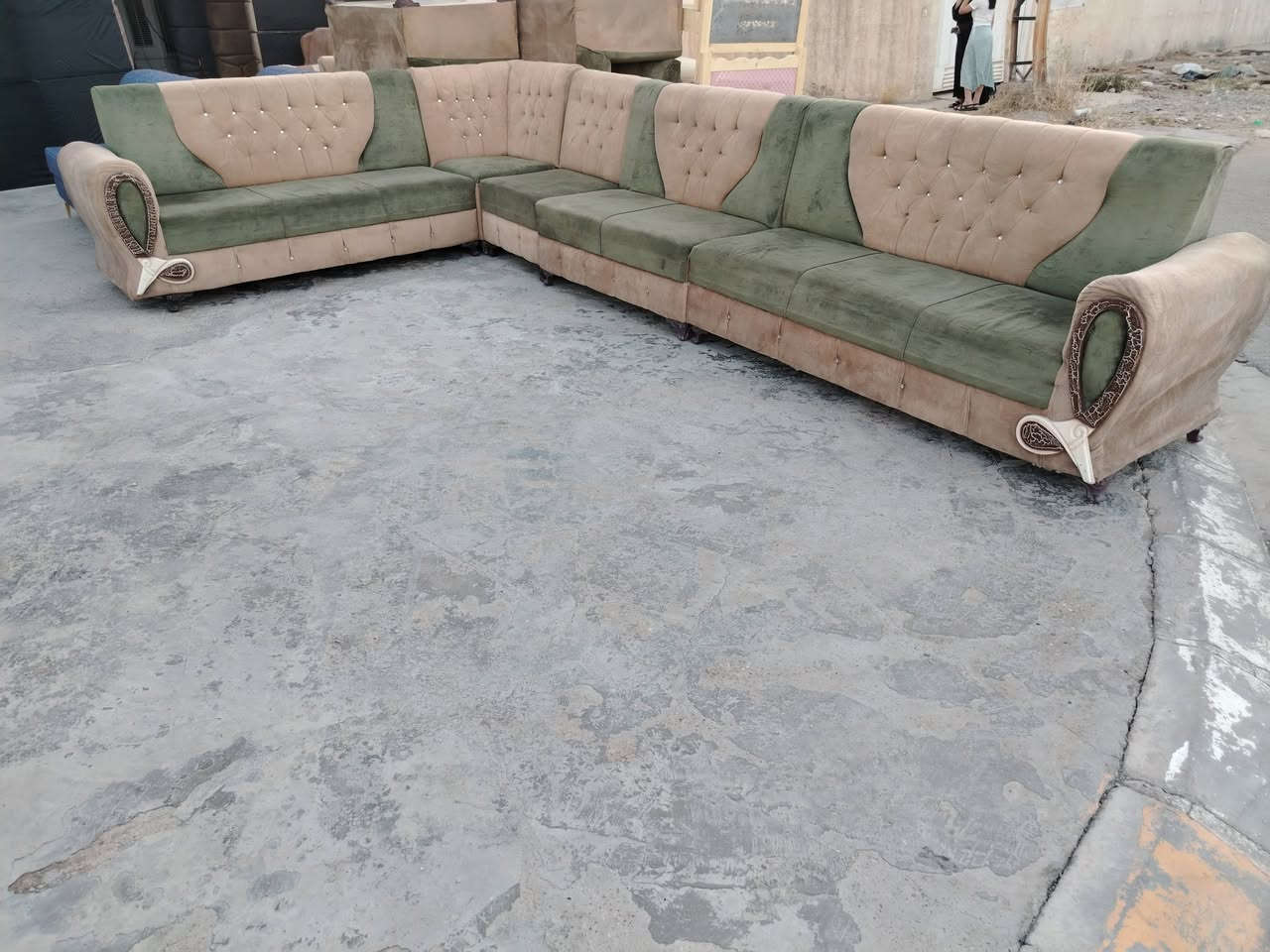سلام عليكم ديوان مستخدم نظيف اب 175 وبي مجال للاستفسار ***********
